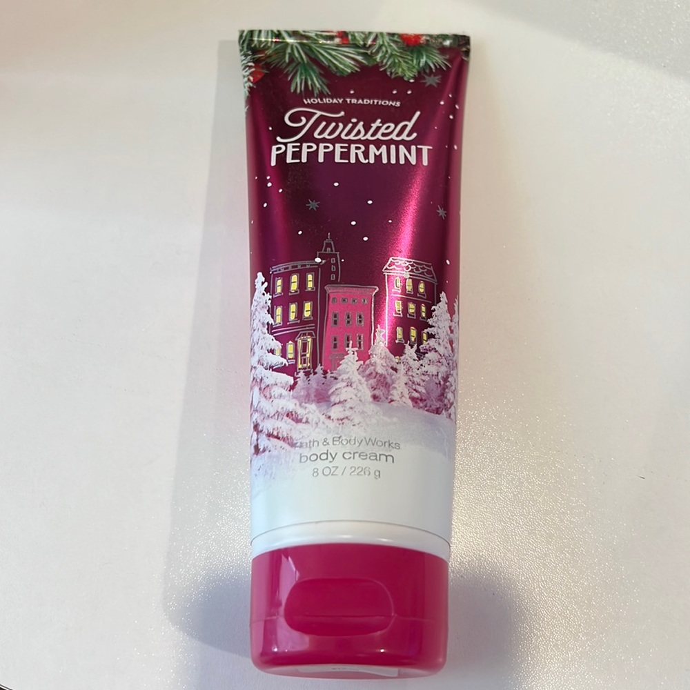 TWISTED PEPPERMINT BATH AND BODY WORKS BODY CREAM